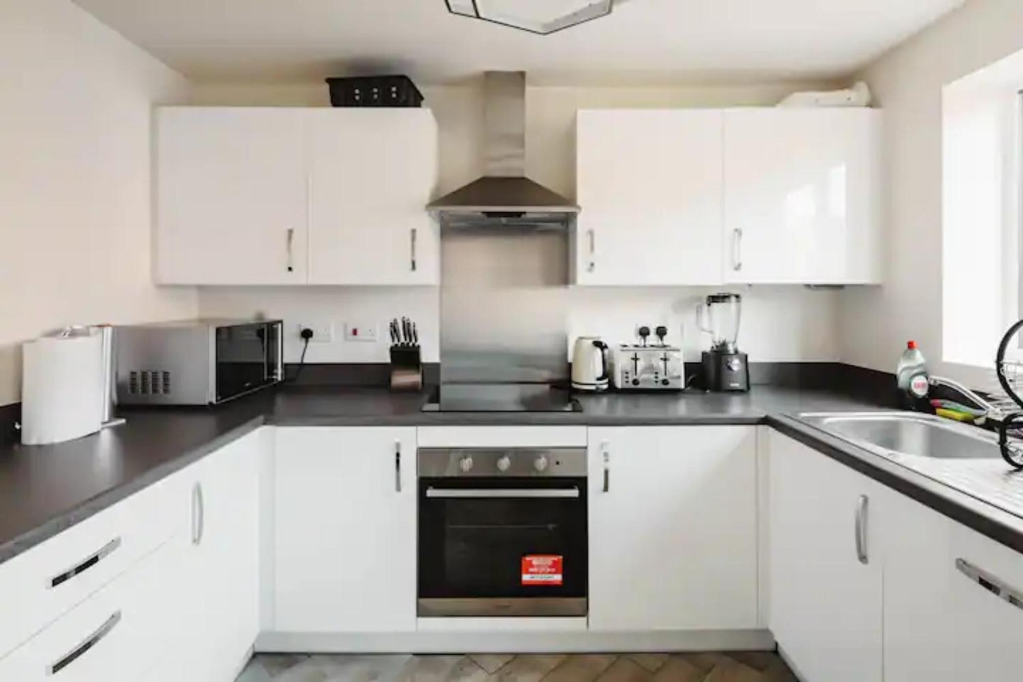 Stunning Private Room In A Home - Bathroom & Parking! Salford (Greater Manchester) Exterior foto